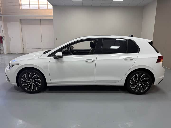 Фото 7 - Volkswagen Golf