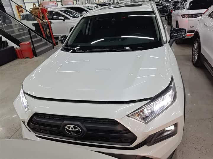 Фото 3 - Toyota RAV4