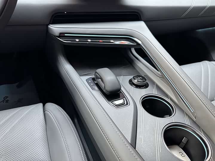 Фото 7 - Zeekr 001