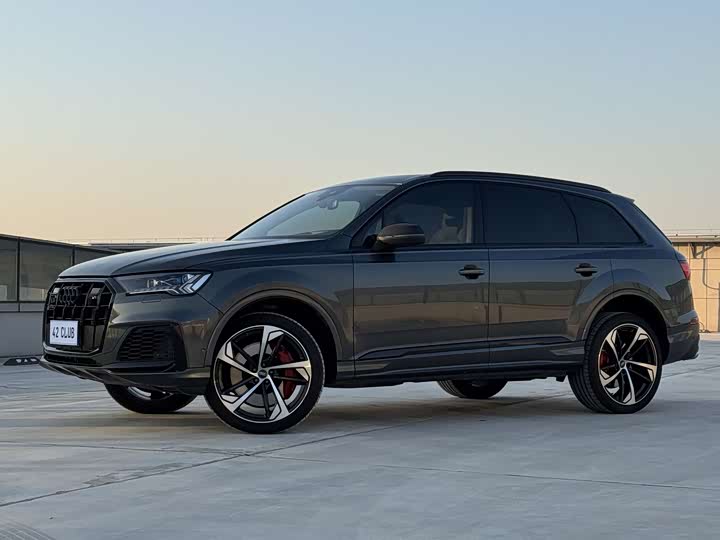 Фото 2 - Audi SQ7
