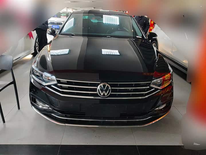 Фото 2 - Volkswagen Magotan