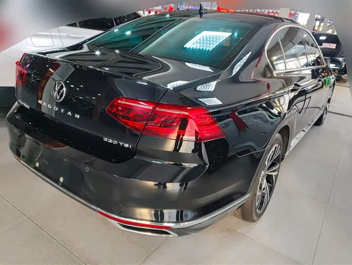 Фото 3 - Volkswagen Magotan