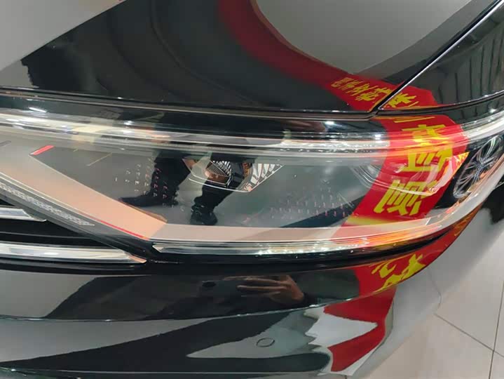 Фото 5 - Volkswagen Magotan