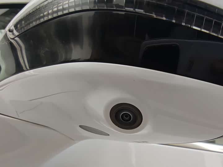 Фото 4 - Denza D9