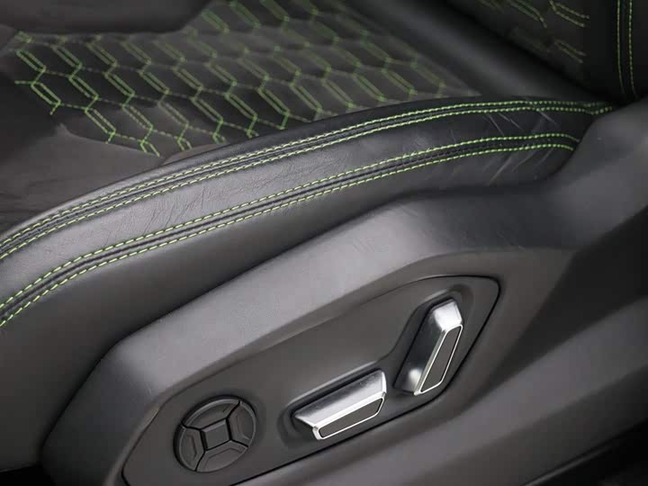 Фото 4 - Lamborghini Urus