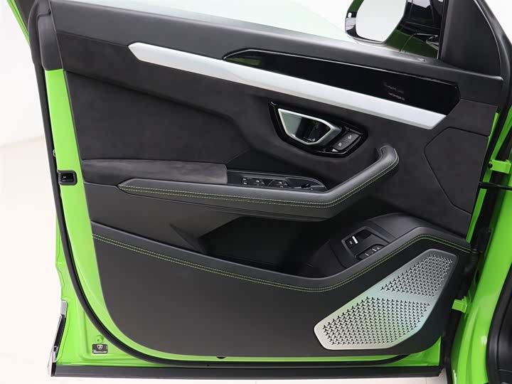 Фото 6 - Lamborghini Urus