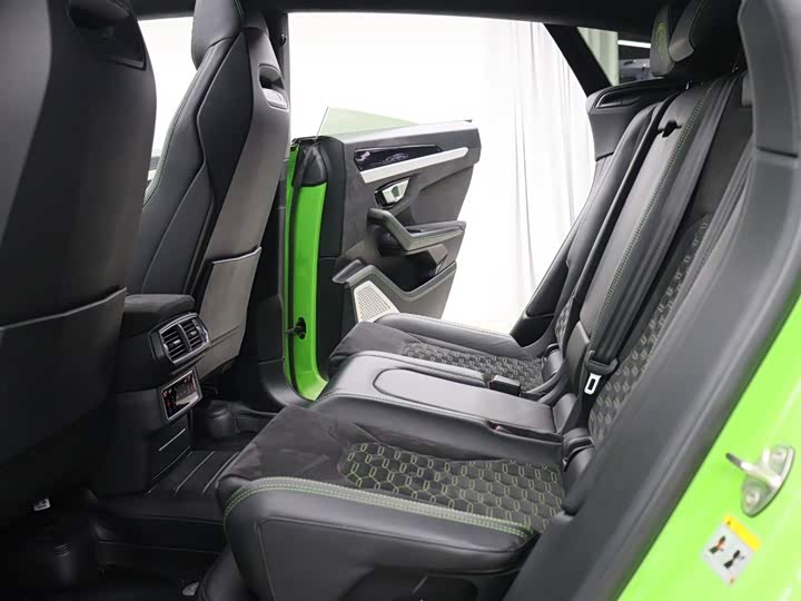 Фото 7 - Lamborghini Urus