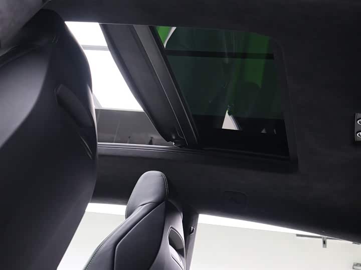 Фото 8 - Lamborghini Urus