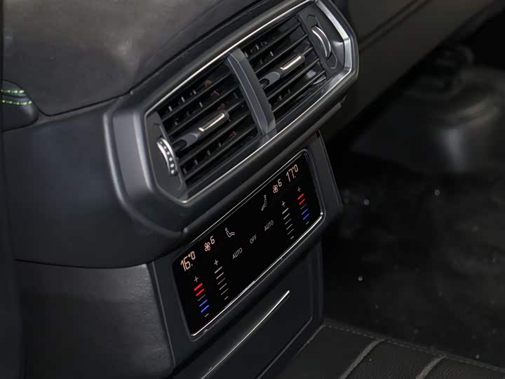 Фото 9 - Lamborghini Urus