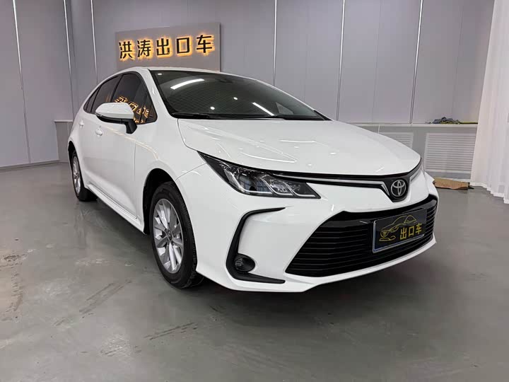 Фото 2 - Toyota Corolla