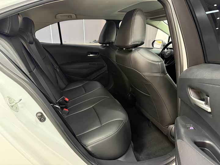 Фото 9 - Toyota Corolla