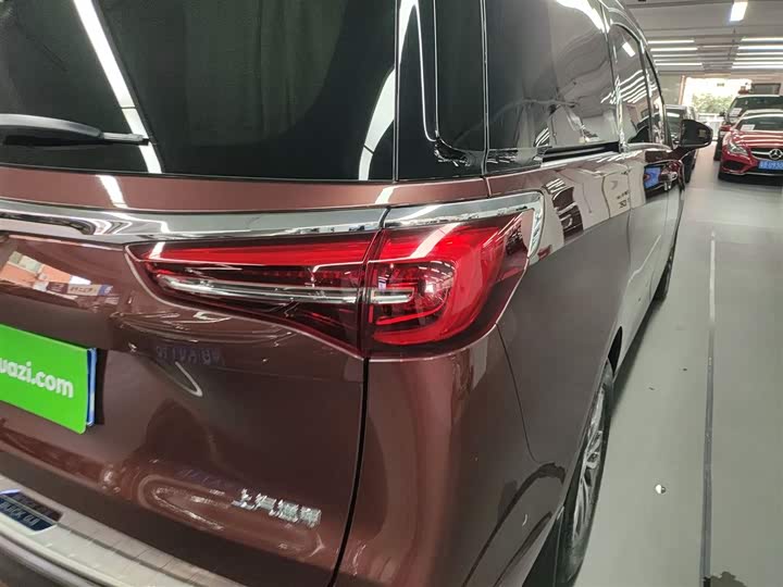 Фото 8 - Buick GL8 ES