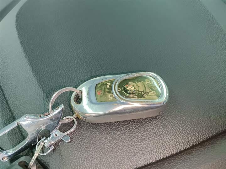 Фото 9 - Buick GL8 ES