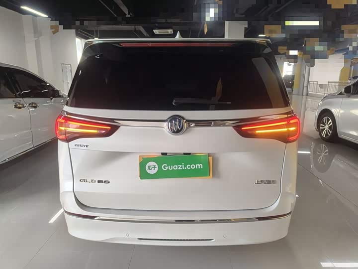 Фото 6 - Buick GL8 ES