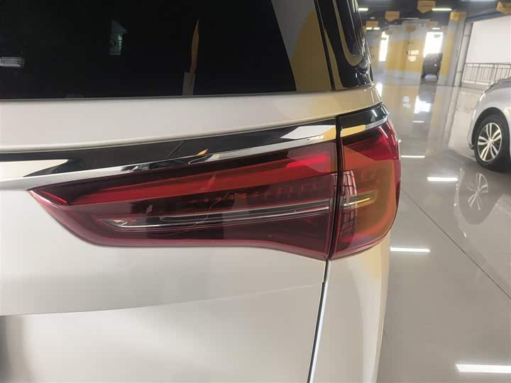 Фото 8 - Buick GL8 ES