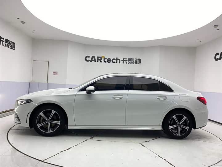 Фото 8 - Mercedes-Benz A-Class