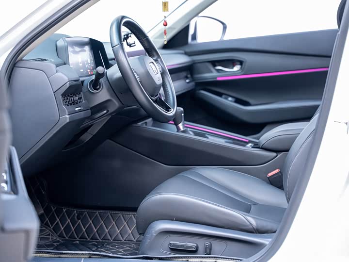 Фото 8 - Honda Accord