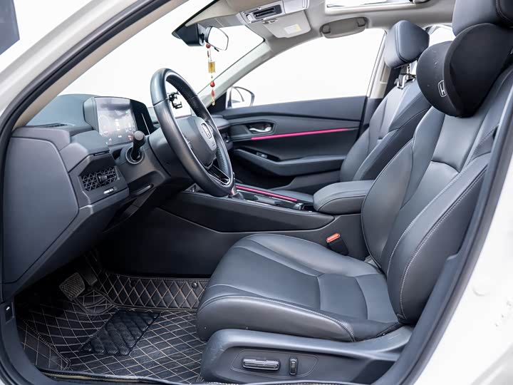 Фото 9 - Honda Accord