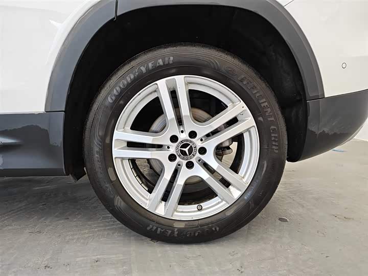 Фото 7 - Mercedes-Benz GLB-Class