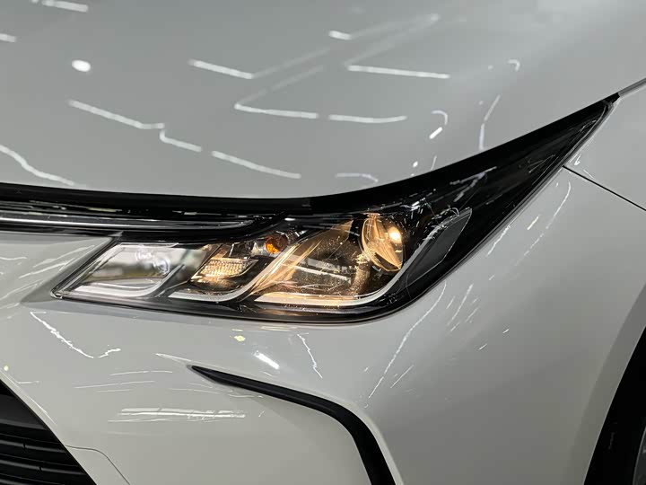 Фото 4 - Toyota Corolla