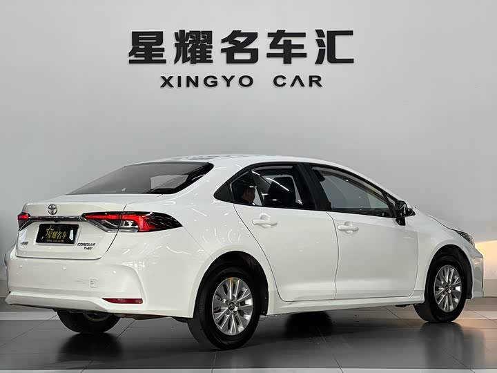 Фото 7 - Toyota Corolla