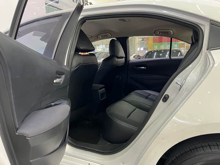 Фото 9 - Toyota Corolla