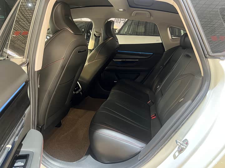 Фото 7 - XPeng P7