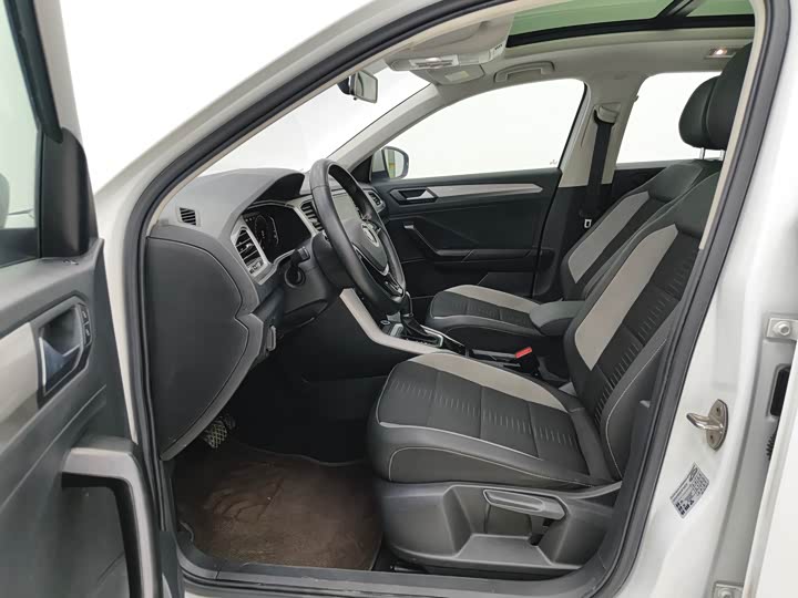 Фото 7 - Volkswagen T-Roc