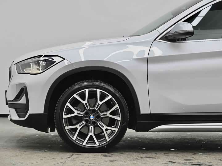 Фото 8 - BMW X1