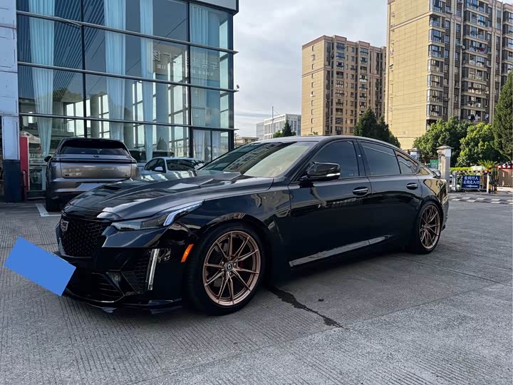 Фото 1 - Cadillac CT5