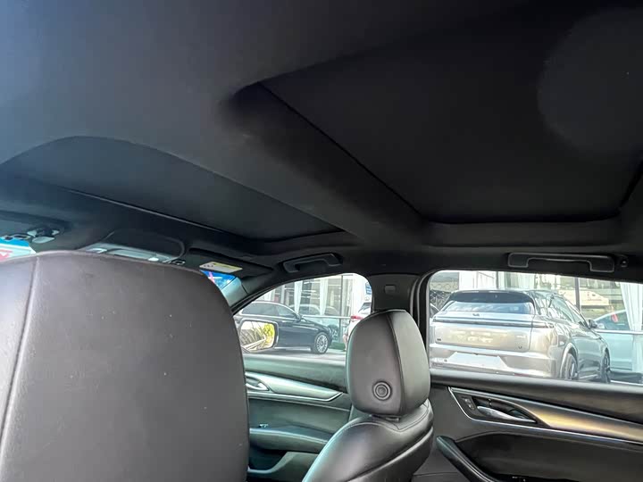 Фото 6 - Cadillac CT5