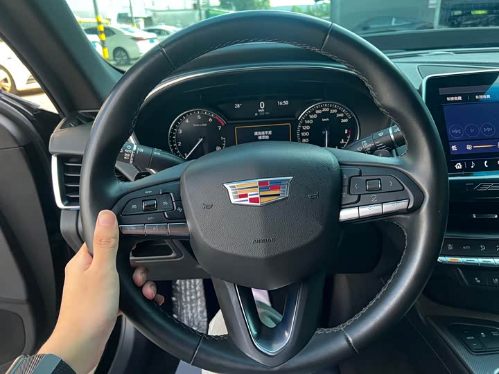 Фото 9 - Cadillac CT5