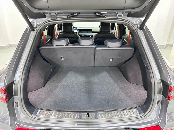 Фото 6 - Genesis GV70