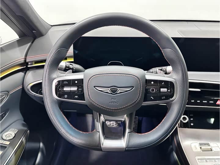 Фото 9 - Genesis GV70