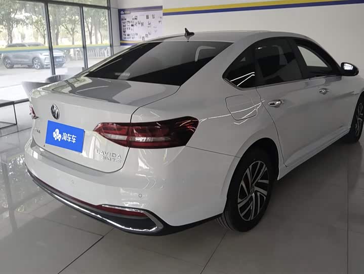 Фото 3 - Volkswagen Lavida