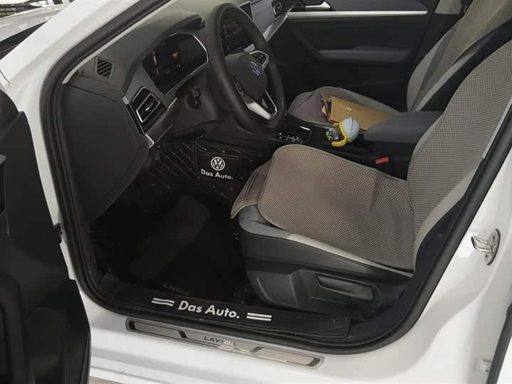 Фото 9 - Volkswagen Lavida