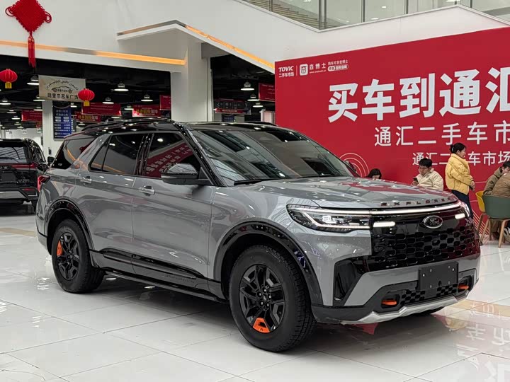 Фото 2 - Ford Explorer