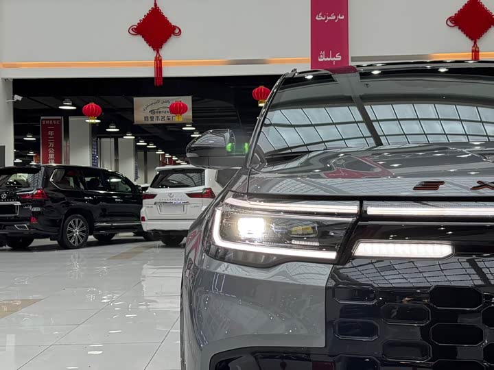 Фото 4 - Ford Explorer