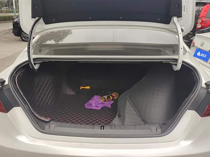 Фото 4 - Geely Binrui