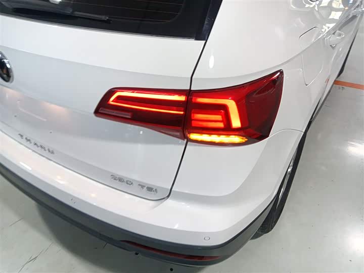 Фото 8 - Volkswagen Tharu