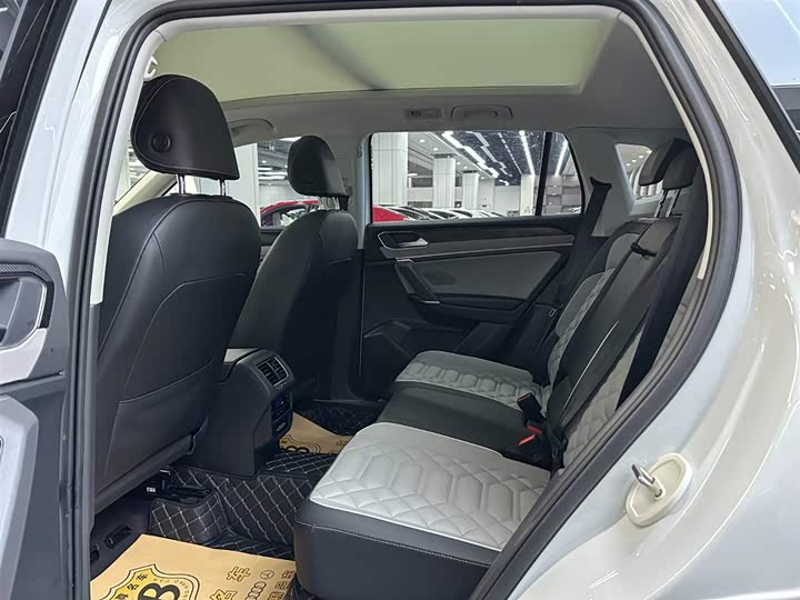 Фото 8 - Volkswagen Tayron