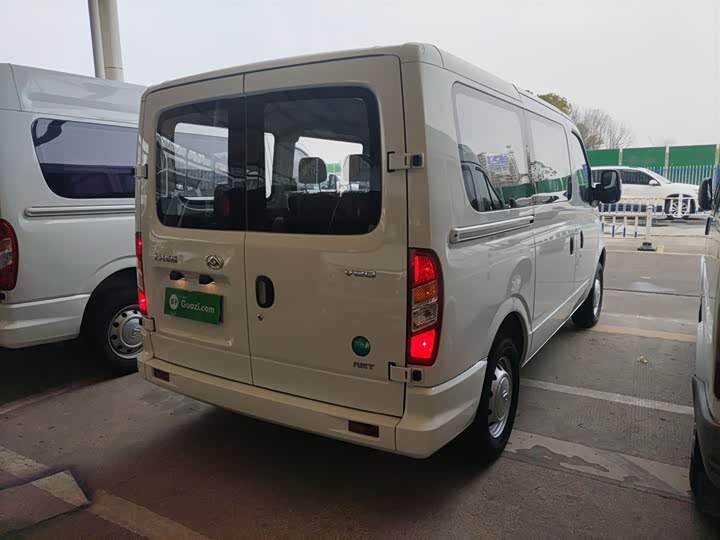 Фото 7 - Maxus V80