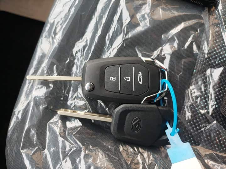 Фото 9 - Maxus V80