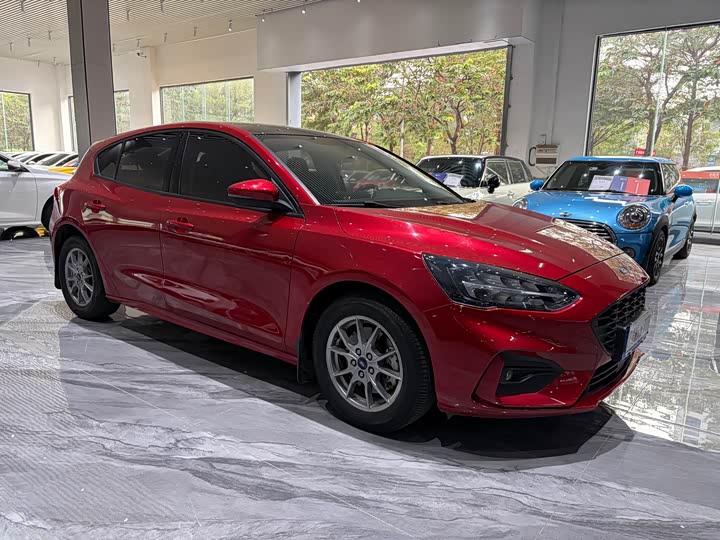 Фото 4 - Ford Focus