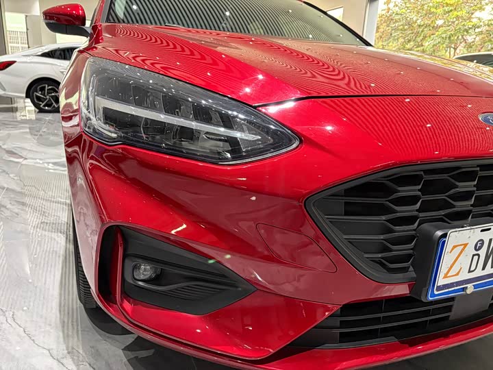 Фото 5 - Ford Focus