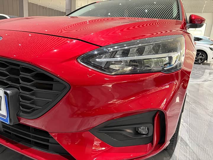 Фото 6 - Ford Focus