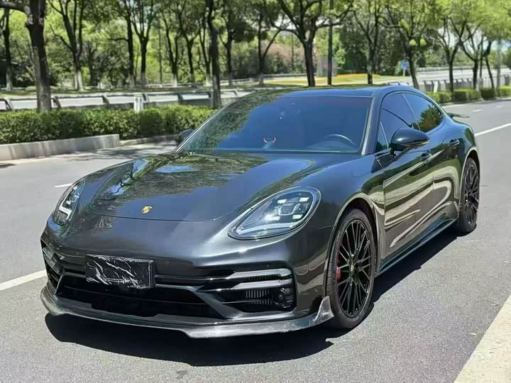 Фото 1 - Porsche Panamera