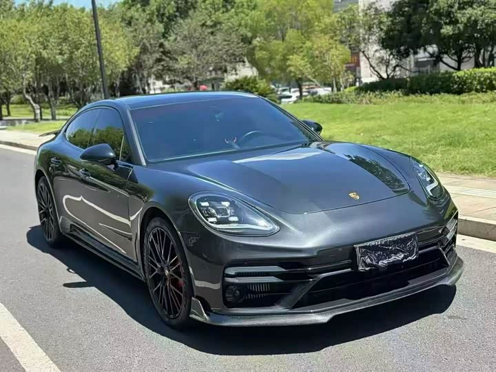 Фото 3 - Porsche Panamera