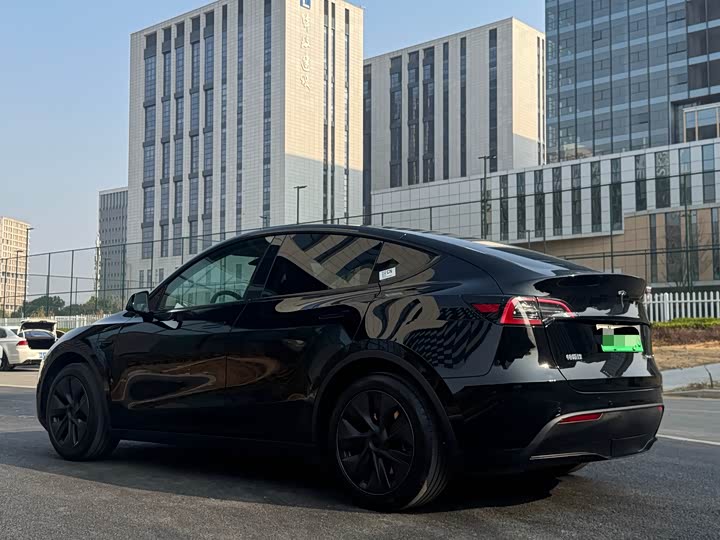Фото 6 - Tesla Model Y