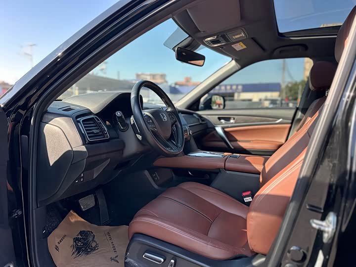 Фото 4 - Honda UR-V